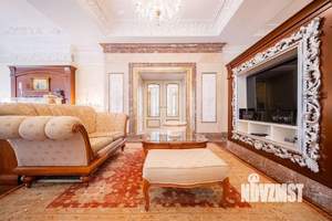 Дом 360м², 3-этажный, участок 14 сот.  