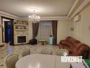 Дом 280м², 2-этажный, участок 10 сот.  
