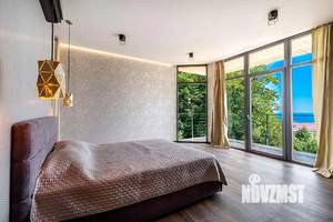 Коттедж 220м², 2-этажный, участок 8 сот.  