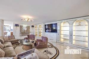 Дом 1040м², 2-этажный, участок 80 сот.  