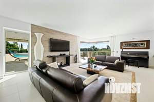 Дом 750м², 2-этажный, участок 23 сот.  