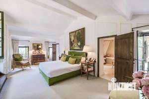 Дом 620м², 2-этажный, участок 30 сот.  