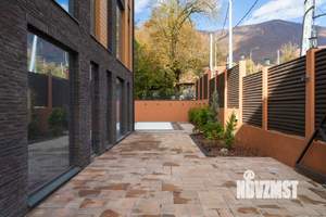 Дом 299м&sup2;, 3-этажный, участок 6 сот.  