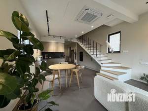 Дом 250м², 3-этажный, участок 8 сот.  
