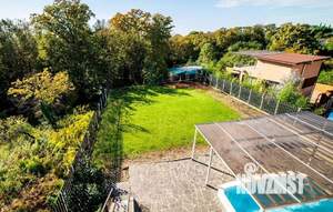 Коттедж 300м&sup2;, 3-этажный, участок 10 сот.  