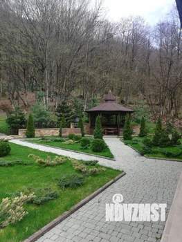 Дом 1200м², 3-этажный, участок 15 сот.  