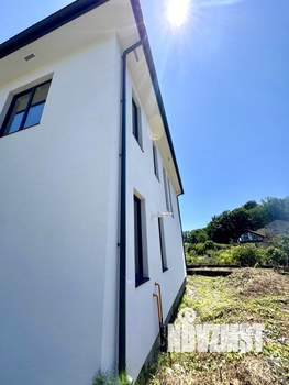 Коттедж 220м², 2-этажный, участок 5 сот.  