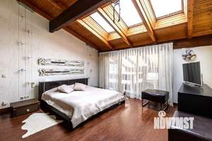 Дом 400м², 2-этажный, участок 15 сот.  