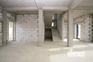Коттедж 177м², 3-этажный, участок 5 сот.  