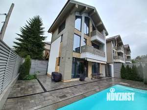 Дом 141м², 3-этажный, участок 3 сот.  