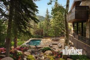 Дом 280м², 3-этажный, участок 10 сот.  