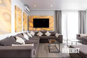 Дом 240м², 2-этажный, участок 8 сот.  