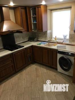 Дом 250м², 3-этажный, участок 6 сот.  