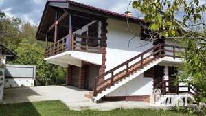 Дом 160м&sup2;, 2-этажный, участок 6 сот.  