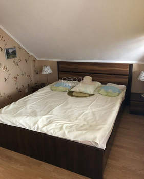 Дом 180м², 3-этажный, участок 4 сот.  