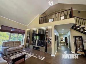 Дом 330м², 2-этажный, участок 10 сот.  