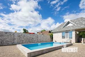 Дом 300м², 2-этажный, участок 10 сот.  