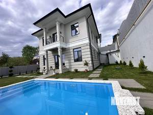Коттедж 240м², 2-этажный, участок 6 сот.  