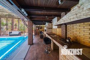 Дом 370м&sup2;, 2-этажный, участок 12 сот.  