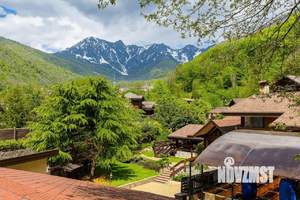 Дом 299м², 3-этажный, участок 15 сот.  