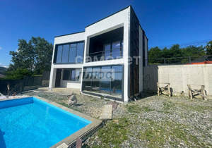 Дом 175м², 2-этажный, участок 8 сот.  