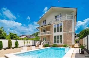 Дом 254м², 3-этажный, участок 6 сот.  