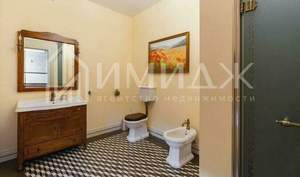 Дом 1250м², 3-этажный, участок 23 сот.  