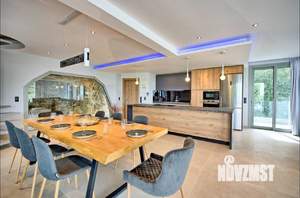 Дом 260м², 2-этажный, участок 7 сот.  