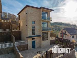 Коттедж 190м², 3-этажный, участок 4 сот.  