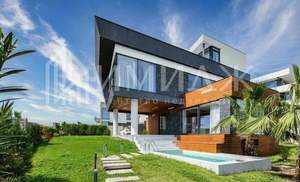 Дом 750м², 3-этажный, участок 15 сот.  
