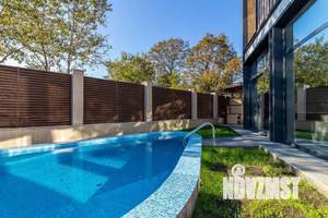 Коттедж 297м², 3-этажный, участок 7 сот.  