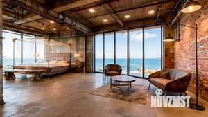 Дом 360м², 3-этажный, участок 9 сот.  