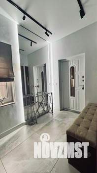 Коттедж 240м², 2-этажный, участок 7 сот.  