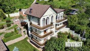 Дом 360м&sup2;, 4-этажный, участок 10 сот.  