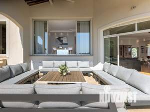 Дом 240м², 2-этажный, участок 11 сот.  