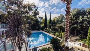 Дом 400м&sup2;, 3-этажный, участок 16 сот.  