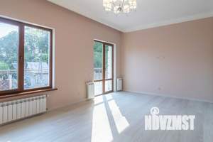 Дом 228м², 2-этажный, участок 8 сот.  