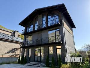 Дом 268м&sup2;, 3-этажный, участок 5 сот.  