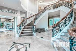 Дом 450м², 2-этажный, участок 20 сот.  