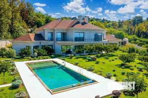 Дом 550м², 2-этажный, участок 30 сот.  