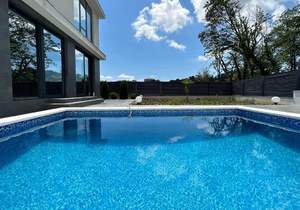 Дом 180м², 2-этажный, участок 5 сот.  