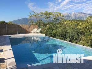 Коттедж 260м², 2-этажный, участок 10 сот.  