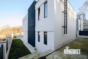 Коттедж 200м², 2-этажный, участок 6 сот.  