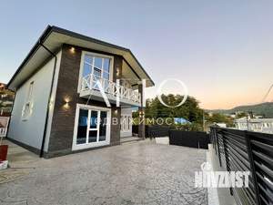 Коттедж 250м², 2-этажный, участок 5 сот.  