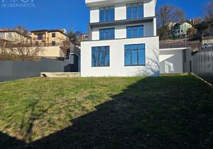 Дом 255м², 3-этажный, участок 6 сот.  