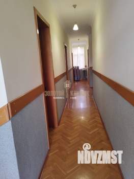 Дом 500м², 3-этажный, участок 8 сот.  
