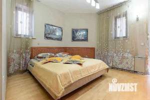 Дом 600м², 3-этажный, участок 25 сот.  