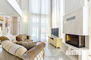 Дом 350м², 2-этажный, участок 10 сот.  