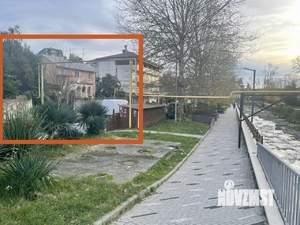 Дом 192м&sup2;, 3-этажный, участок 10 сот.  