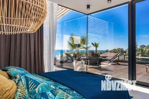 Дом 250м&sup2;, 2-этажный, участок 6 сот.  